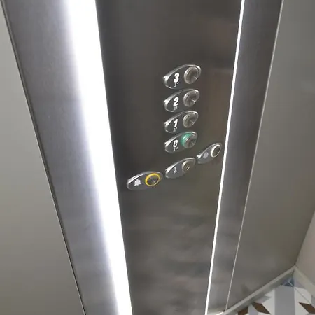 Edificio Charles 202 Δωμάτια σε οικογενειακή κατοικία Φουνκάλ