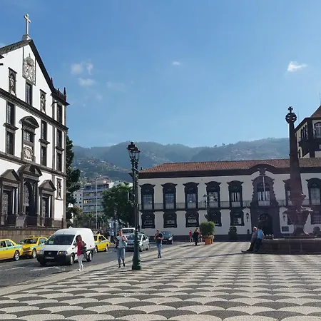 Edificio Charles 202 * Funchal (Madeira)