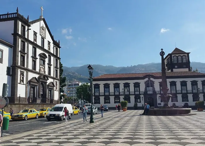 Edificio Charles 202 * 丰沙尔